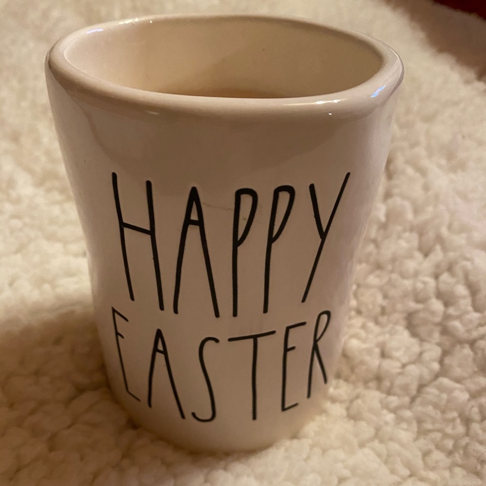 Rae Dunn Easter Candle.